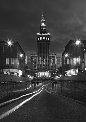 Paleis van Cultuur en Wetenschap - Warschau' s nachts (de B & W)