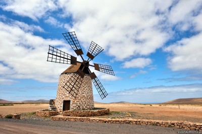 Moinhos de vento em Fuerteventura, Ilhas Canrias
