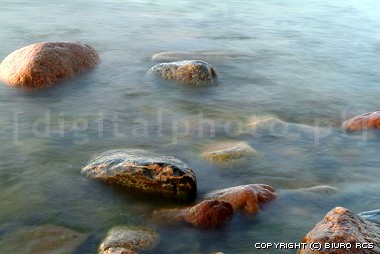 Kamienie w wodzie