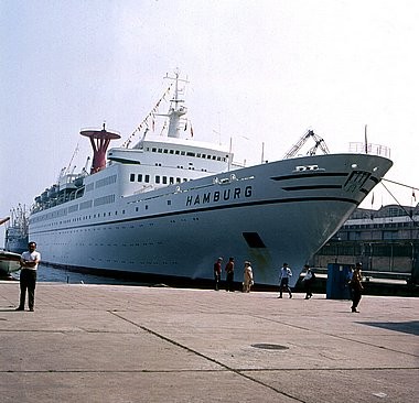 Passenger ship, Hamburg
