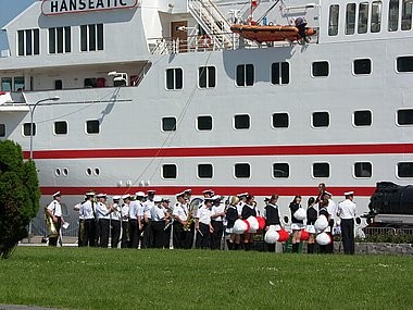 Luxury cruise vessel, Hanseatic