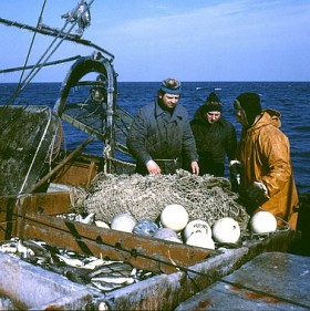 Fishermen, fishing boat Gda-8