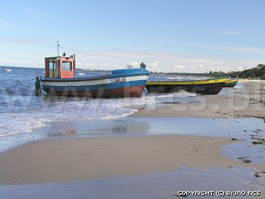 Sopot - plaża - kutry rybackie 