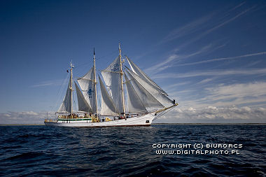 Pictures of sailing ships