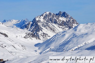 Picos montañosos de los Alpes, fotos de invierno