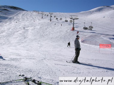 Images de skieurs, skiant dans les Alpes