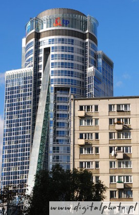 Bürogebäude, Metall-Gebäude