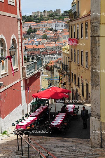 Lizbona restauracje, widok na zamek