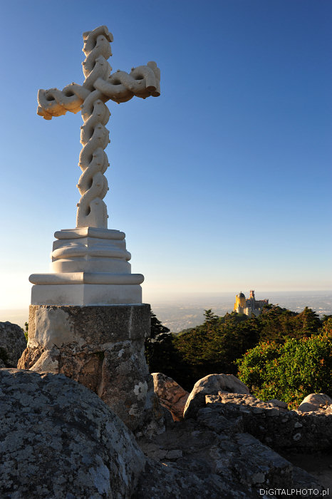 Krzyż na szczycie góry Cruz Alta, Serra de Sintra