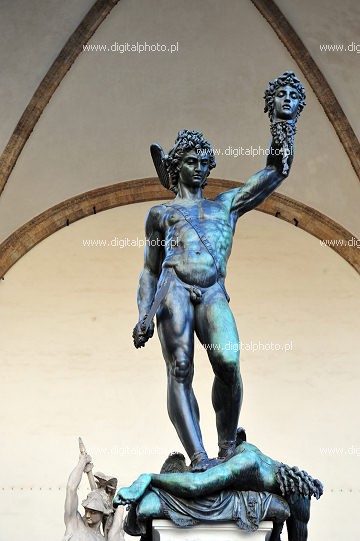 Loggia dei Lanzi Florence, Persée tenant la tête de Méduse