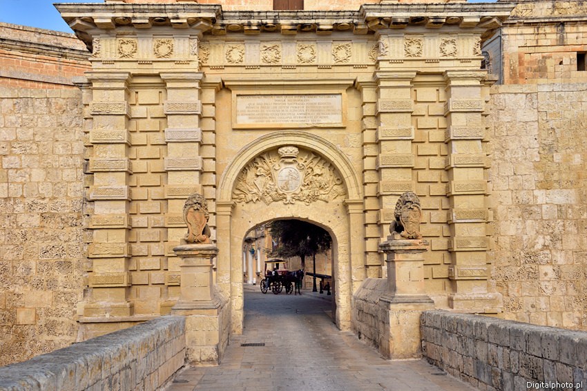 Brama do średniowiecznego miasta, Mdina Malta