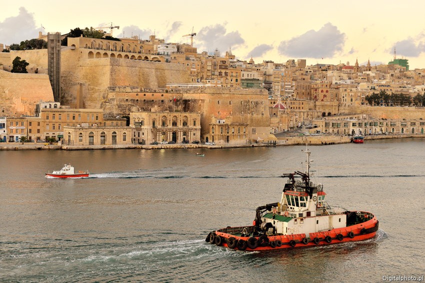 Holownik w tle Valletta