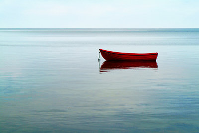Barca rossa, mare