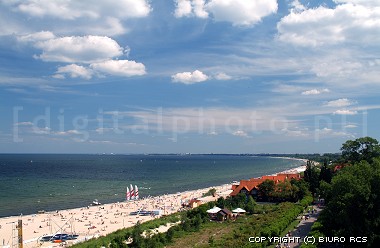 Sopot, plaża. Widok z latarni morskiej w strone Gdańska